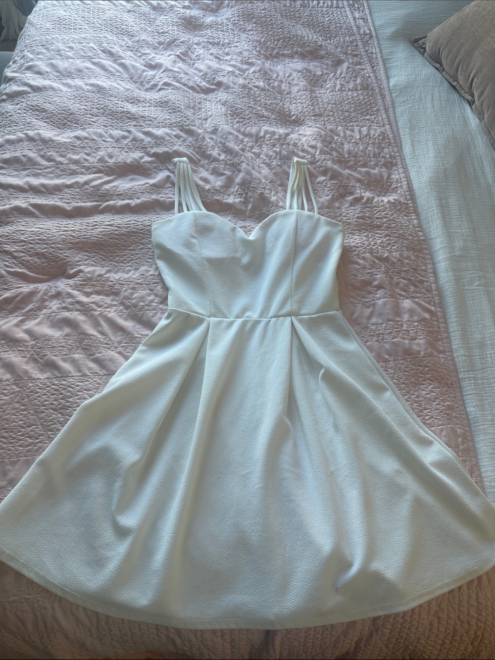 Carolina Ivory white Sweetheart Mini Dress with Double Shoulder Straps